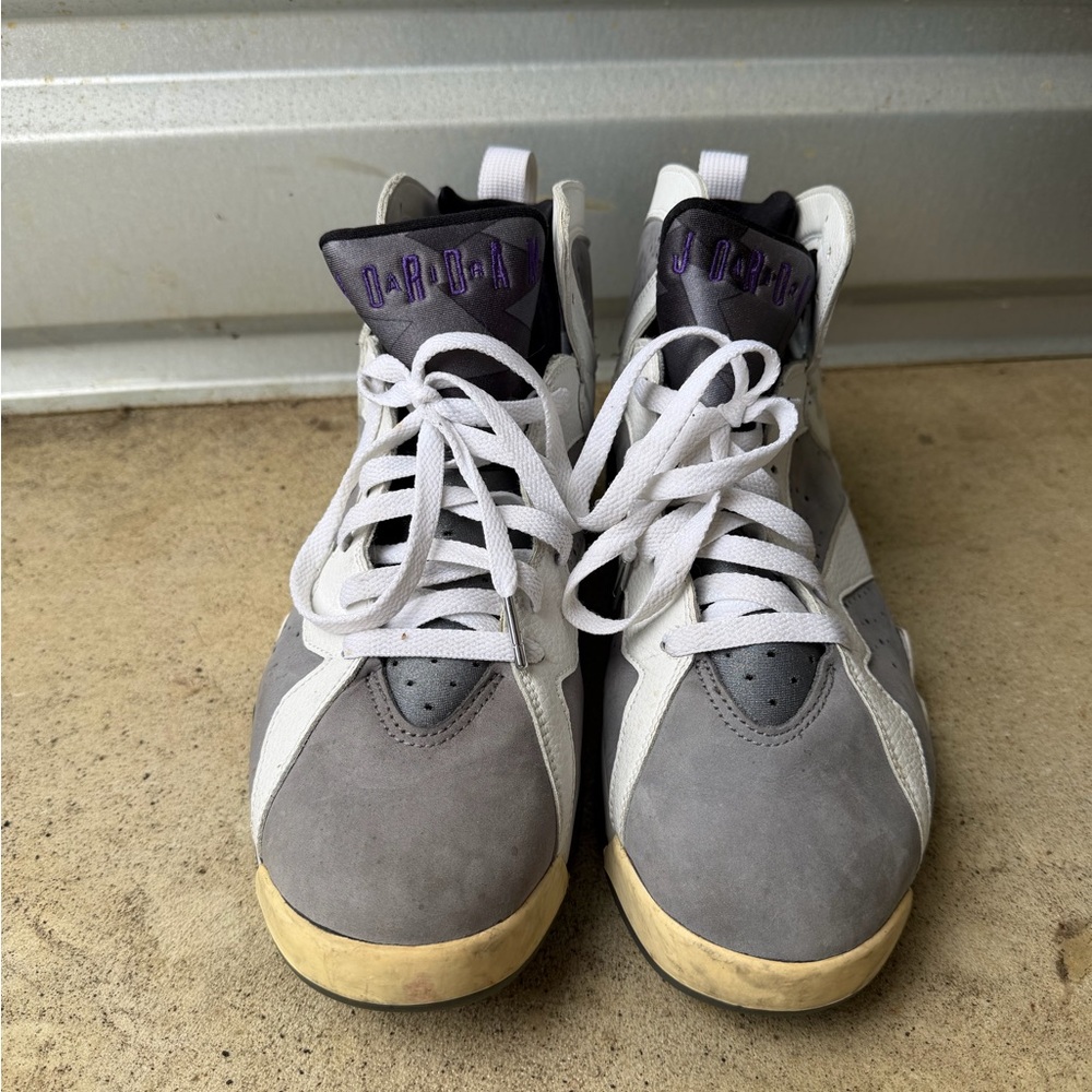 Jordan 7 Retro High Top Sneakers in Grey, White, Purple Size 10 Men’s